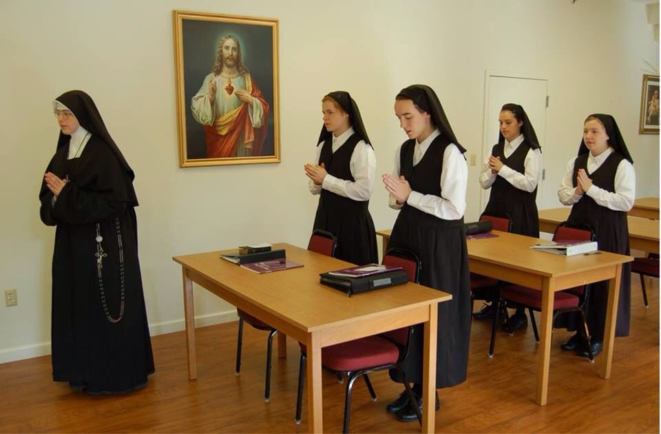 Hiệp thông trong cộng đoàn_Chương 8: Tự do và Vâng phục